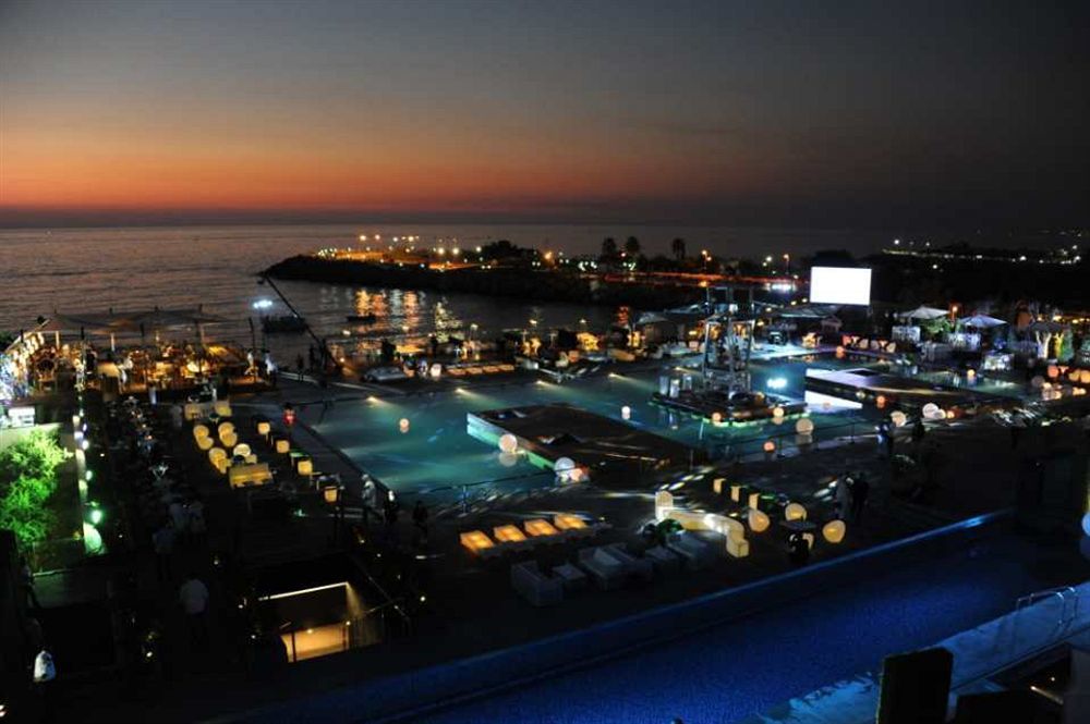 Veer Luxury Boutique Hotel & Beach Club Jounieh Dış mekan fotoğraf